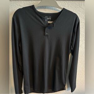 Like new Cuts Clothing Henley t-shirt. Worn once or twice in like new condition.